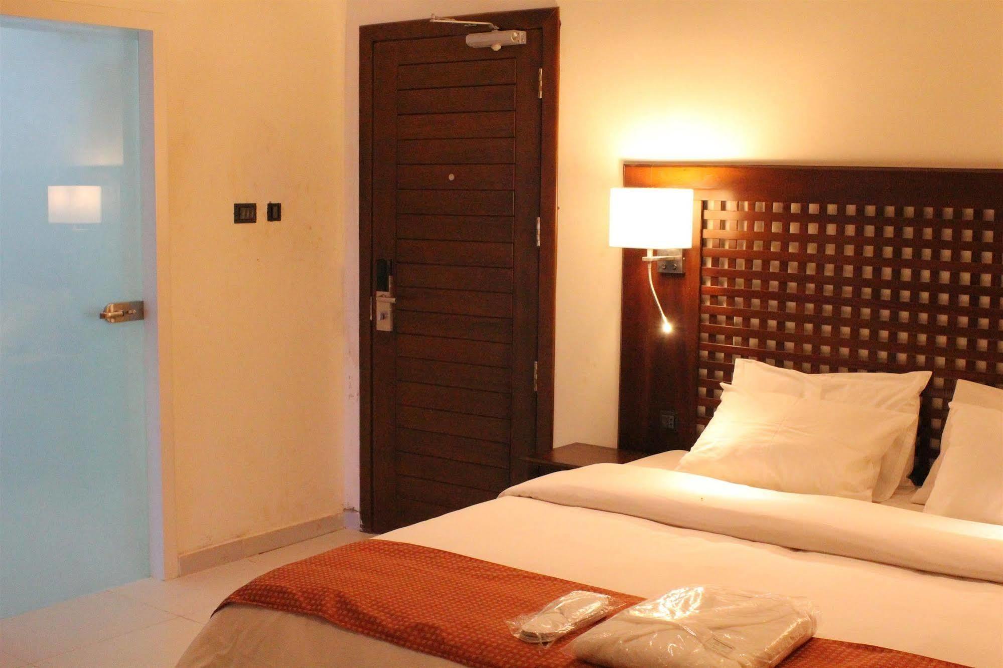 Best Western Plus Serene Atlantic Hotel Sekondi-Takoradi Экстерьер фото